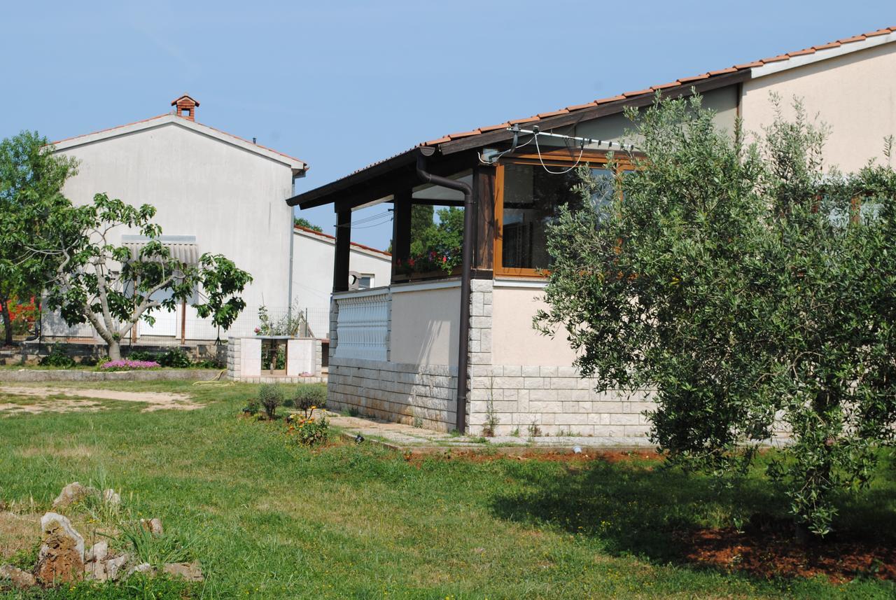 Holiday Home Ana Пула Экстерьер фото