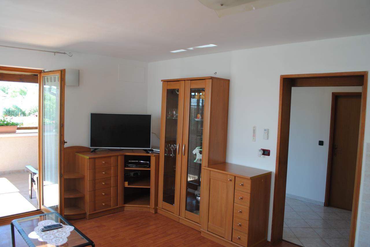 Holiday Home Ana Пула Экстерьер фото